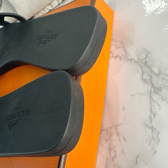 Hermès Aloha Black Sandals (Hermès Chaîne d’Ancre Rubber Slides ) - Picture 4 of 10